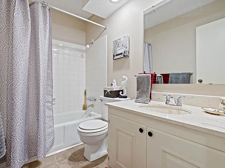 Bathroom with Tub