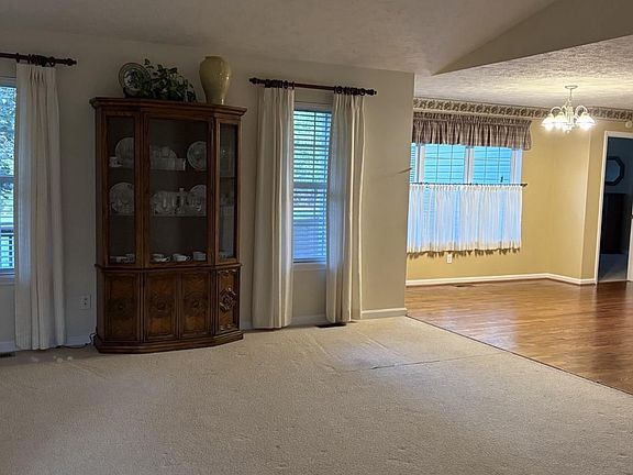 4th image of 106 Tanglewood Dr