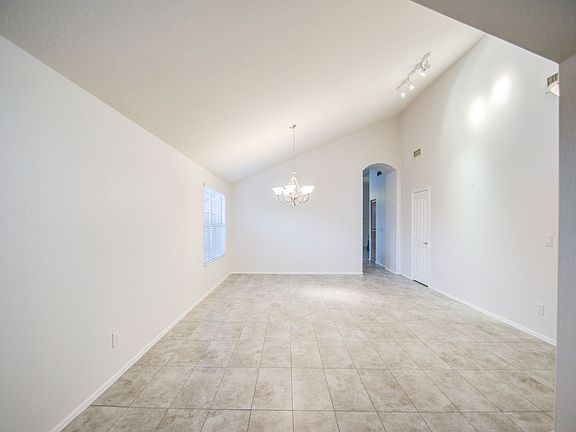 4th image of 3216 E Muirwood Dr