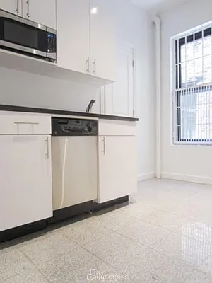 Rented by City Connections Realty | media 23