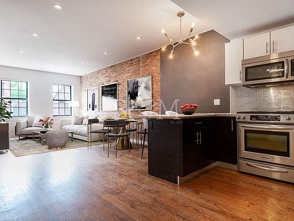 2nd image of 679 Quincy St #3