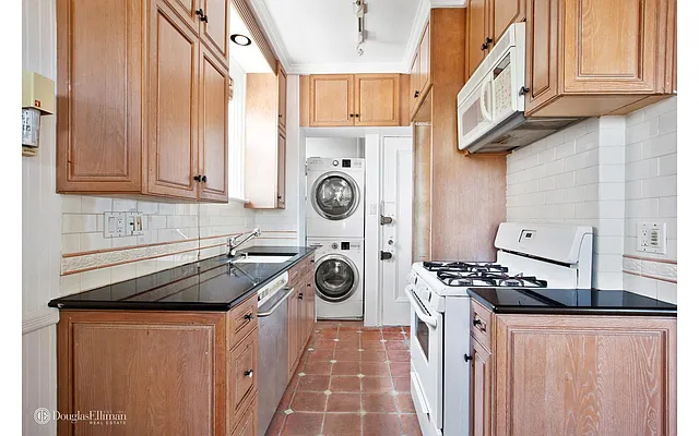 Sold by Douglas Elliman | media 4