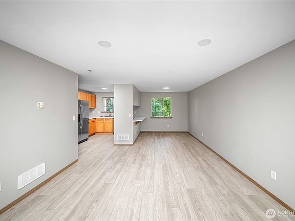 5th image of 4060 E Spokane Street