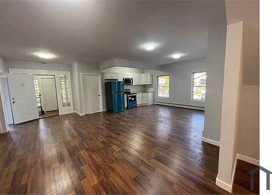 5th image of 2810 Webb Ave #1