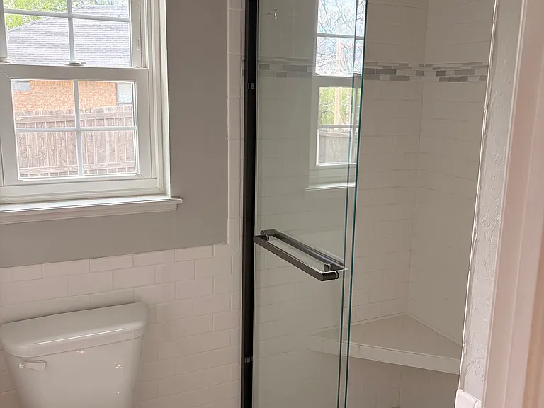 1438 Lakehurst Dr — Photo 10