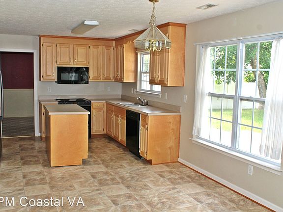 3rd image of 237 Cabell Dr
