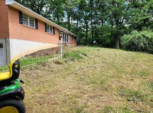 71 Sherwood Dr, Blue Ridge, VA 24064