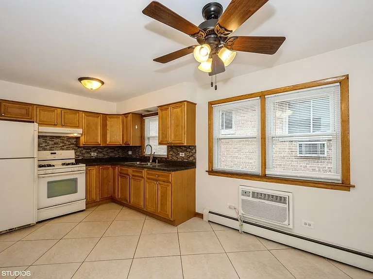 6883 N Northwest Hwy #2R — Photo 6