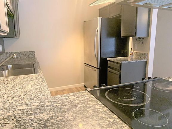 3rd image of 3248 E Crescent Ave