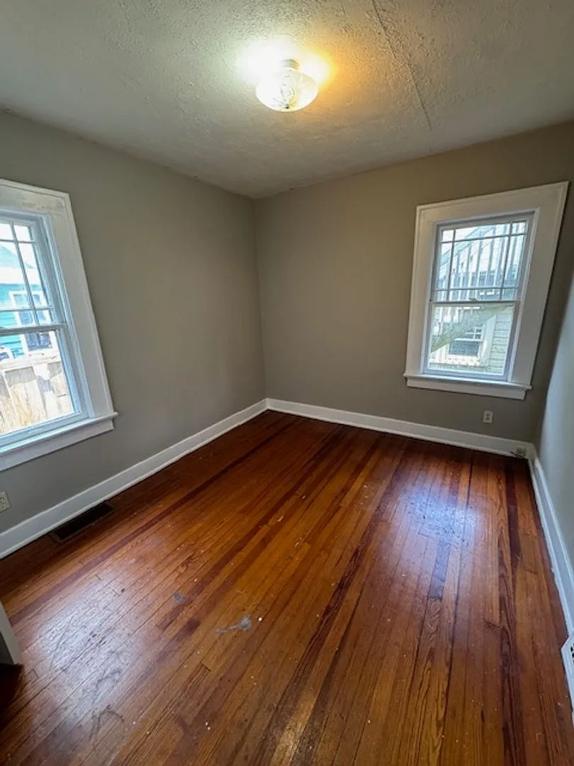 1018 Archer — Photo 4