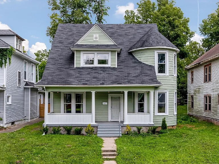 2927 Boulevard Pl — Photo 2