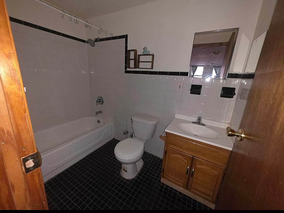 2nd image of 2177 3rd Ave APT 5B