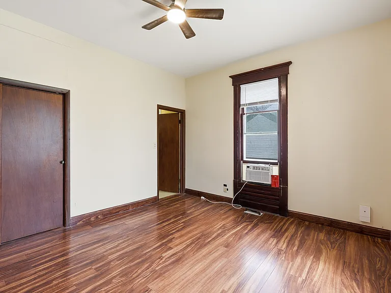 1418 E 9th St #1SB — Photo 1