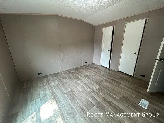 4th image of 2233 E 8th St Lot 305