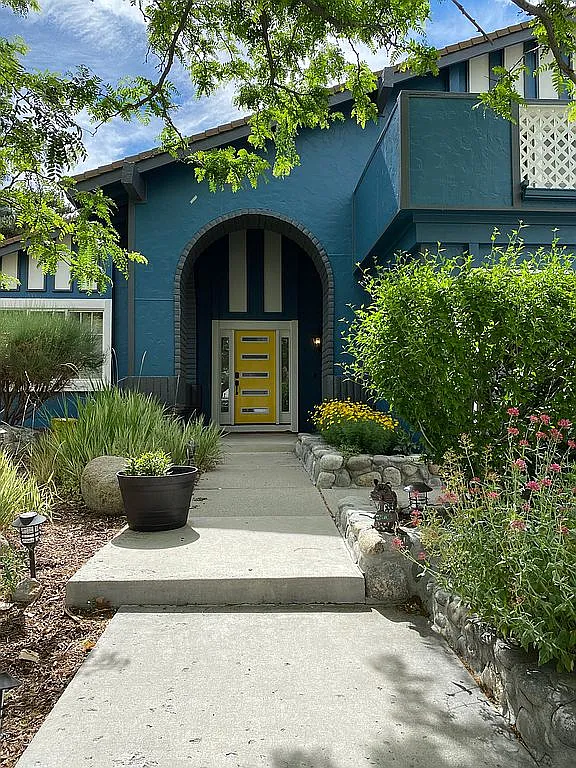 4865 Cool Springs Dr photo 1