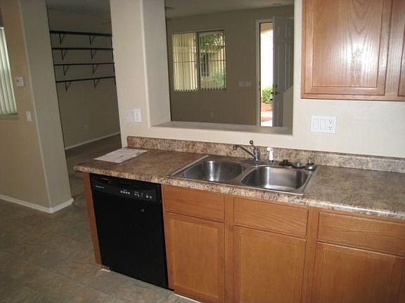 2nd image of 95 E Palomino Dr