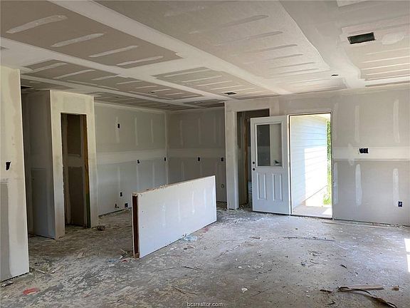 3rd image of 2140 Heritage Meadow Ln