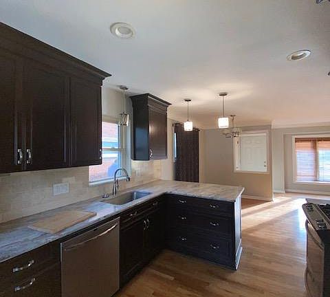 2nd image of 21731 Mauer St