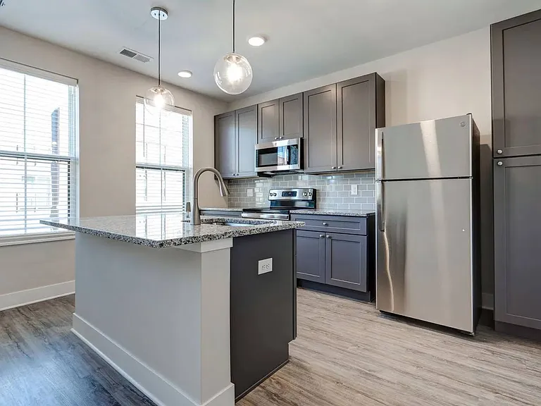Ogden Apartments — Photo 7
