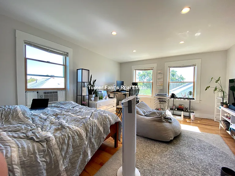 14 Renfrew St — Photo 23