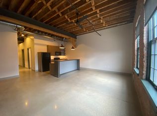 955 Washington St #213, Dubuque, IA 52001