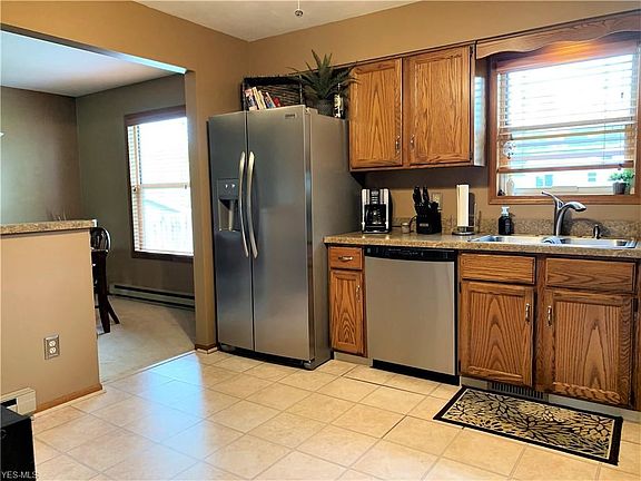 3rd image of 642 Cathyann Dr