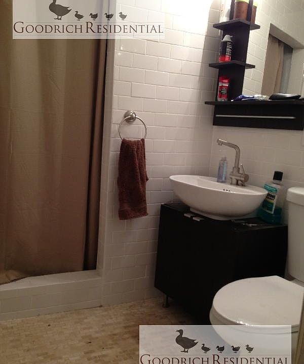 2nd image of 20 Bartlett Pl APT 6F