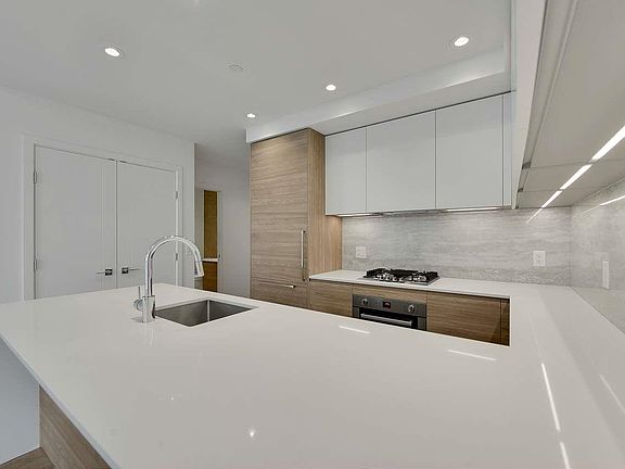 4th image of 680 Quayside Dr #1505