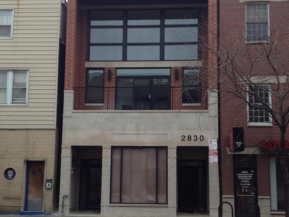 1st image of 2830 N Lincoln Ave #2