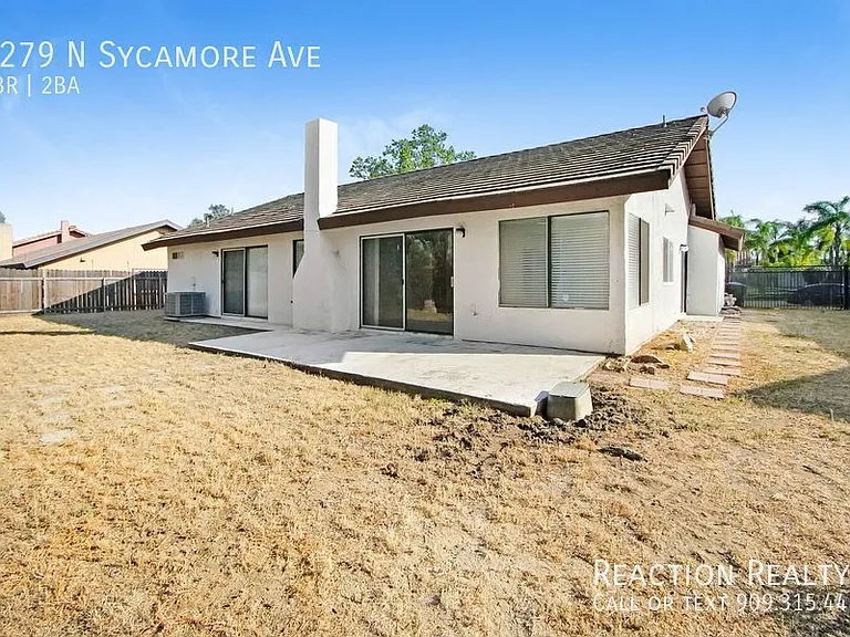 2279 N Sycamore Ave — Photo 11