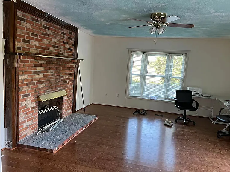 2037 Dewey Dr — Photo 4