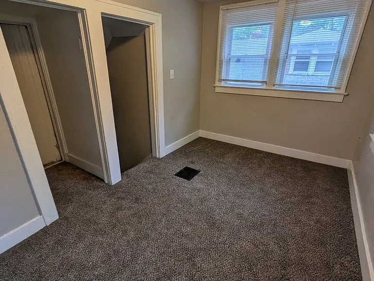 5535 Woodland Ave — Photo 12