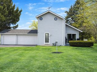 422 Pembroke Rd SW, Poplar Grove, IL 61065