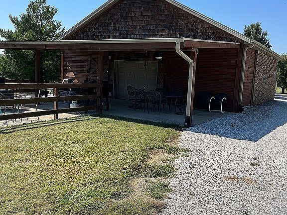 5th image of 200 Oak Knoll Rd