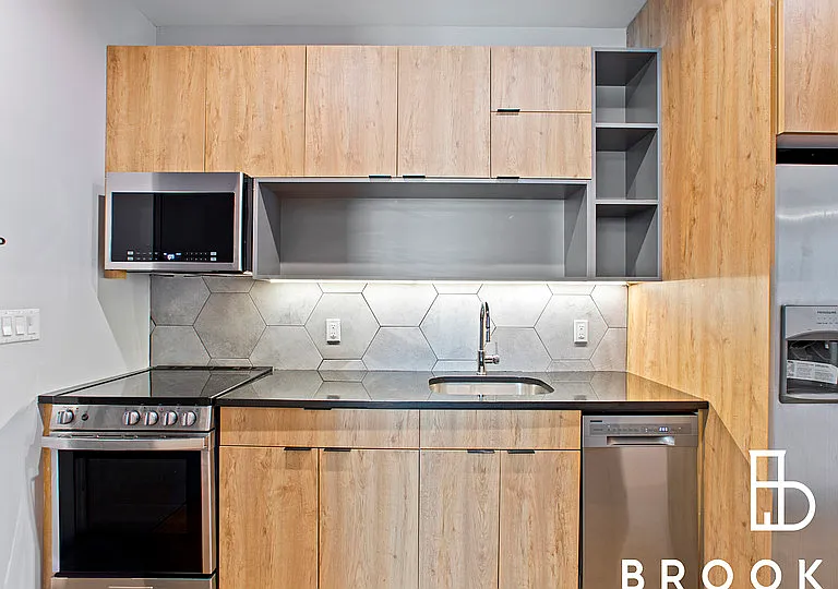 1461 Gates Ave #4D — Photo 19