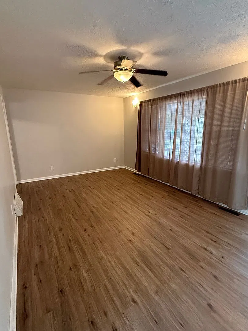 Spacious 3-Bedroom Home with Finished Basement & Bonus Room! — Photo 2