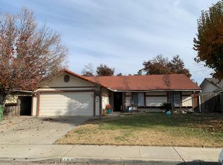 188 N Lyndsay Way, Dinuba, CA 93618