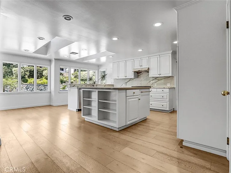 22715 America Way — Photo 5
