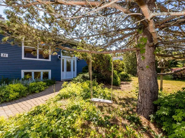31 Grandview Dr, Wolfville, NS B4P 1W8
