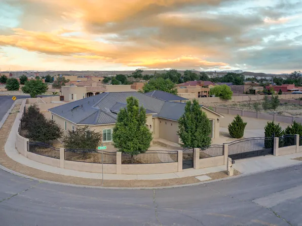 5322 Susy St SW, Albuquerque, NM 87105