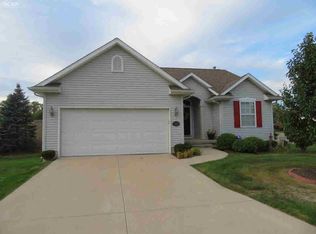1130 Creekside Ct, Burton, MI 48509