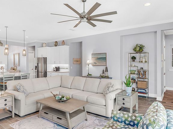4th image of 96047 Ocean Breeze Dr