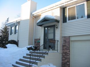 5330 Beachside Dr, Minnetonka, MN 55343