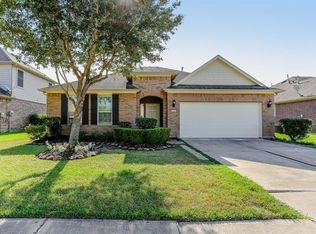 8218 Clover Leaf Dr, Rosenberg, TX 77469