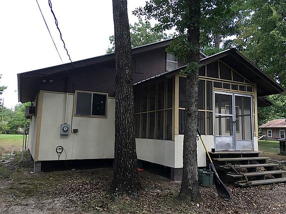 3rd image of 13 Pine Wood Dr