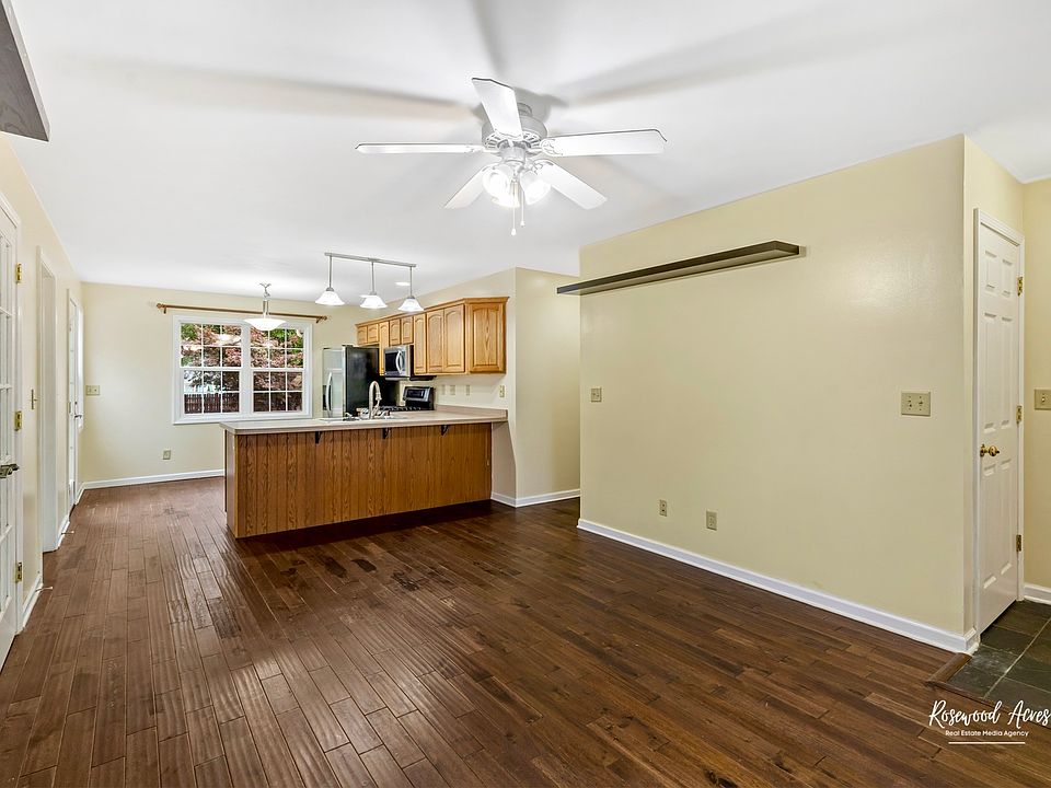 310 E 3rd St, Aroma Park, IL 60910 Zillow