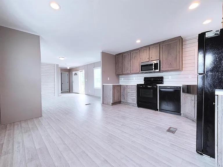 4617 Rainbow Ln — Photo 1