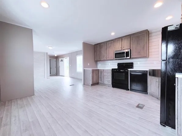 4617 Rainbow Ln #Rbow4617, Rocky Mount, NC 27804