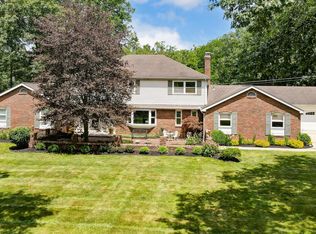 6214 Cherry Hill Dr, Columbus, OH 43213