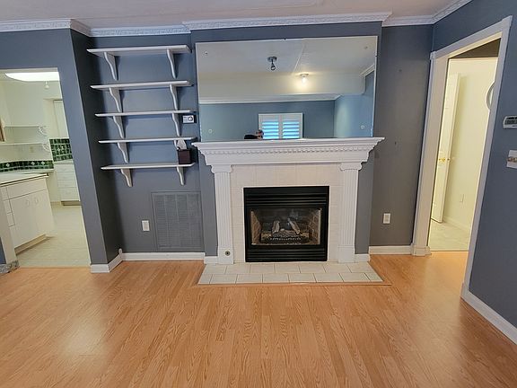 3rd image of 208 S Griffin St